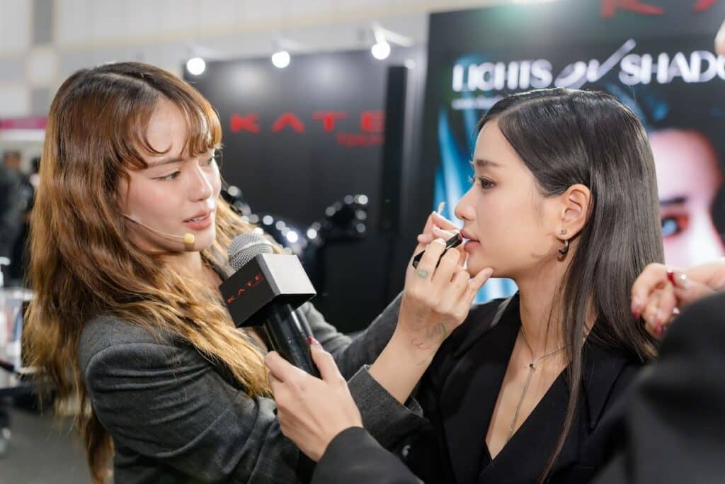 MAY PR 2025 08 29 134225 KATE ชวนร่วมสัมผัสพลังความงามภายใต้แคมเปญ “LIGHTS ON SHADOW” ในงาน NIPPON HAKU Bangkok 2025 พร้อมเปิดตัว Brand Muse คนใหม่ “ตู ต้นตะวัน” ที่จะมาถ่ายทอดความมั่นใจ และเสน่ห์ที่ไร้กฎเกณฑ์