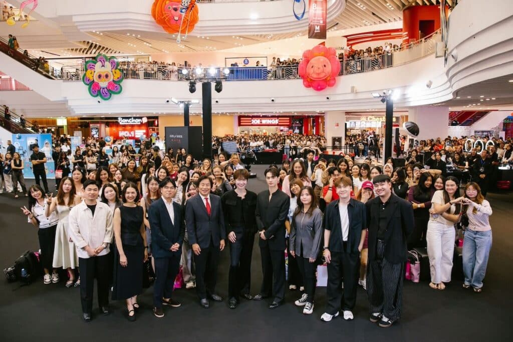 MAY PR 2025 09 04 175609 “KATE ร่วมกับ EVEANDBOY และ เดอะมอลล์ไลฟ์สโตร์ บางกะปิ จัดงาน‘LIGHTS ON SHADOW’ Eventนำทีม Brand Muse ‘ตู–ต้นตะวัน’ เผยสไตล์อันเป็นเอกลักษณ์Cool & Sharpพร้อมอินฟลูเอนเซอร์ชื่อดัง เก่ง–น้ำปิง, มาร์ค และจัมโม่ ตอกย้ำกลยุทธ์เจาะ Gen Z กับกิจกรรมเอ็กซ์คลูซีฟเพียบ!”