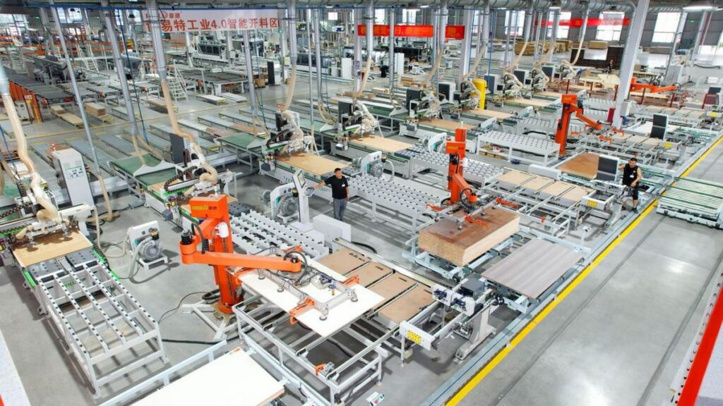 MAY PR 2025 10 27 175422 เขตกังหนาน เมืองกุ้ยกัง ขับเคลื่อนอุตสาหกรรมไม้สู่การตกแต่งบ้านครบวงจร รุกตลาดอาเซียน