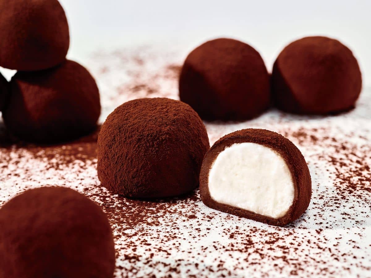 MAY PR 2022 08 08 192949 แบรนด์ขนมฤดูหนาวจากฮอกไกโด “SNOWS” เปิดตัวในประเทศไทยครั้งแรก! ลิ้มรสความอร่อยนุ่มละมุนจากฮอกไกโด ที่จะมาพร้อมบรรยากาศ อบอุ่นของฤดูหนาวถึงกรุงเทพฯ กับ Pop-up Store ที่ Siam Paragon และ CentralWorld