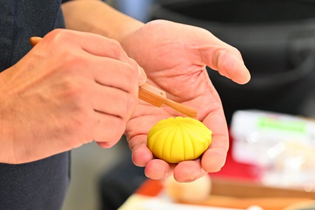 MAY PR 2025 11 12 155732 7 สยาม ทาคาชิมายะ ณ ไอคอนสยาม จัดงาน THE WAGASHI Japanese Foods, Crafts & IKEBANA พร้อมจัดเต็มโปรโมชันลดทั้งห้างสูงสุด 50% แทนคำขอบคุณ 7 ปีที่เคียงข้างกัน ระหว่างวันที่ 19 - 30 พฤศจิกายน 2568