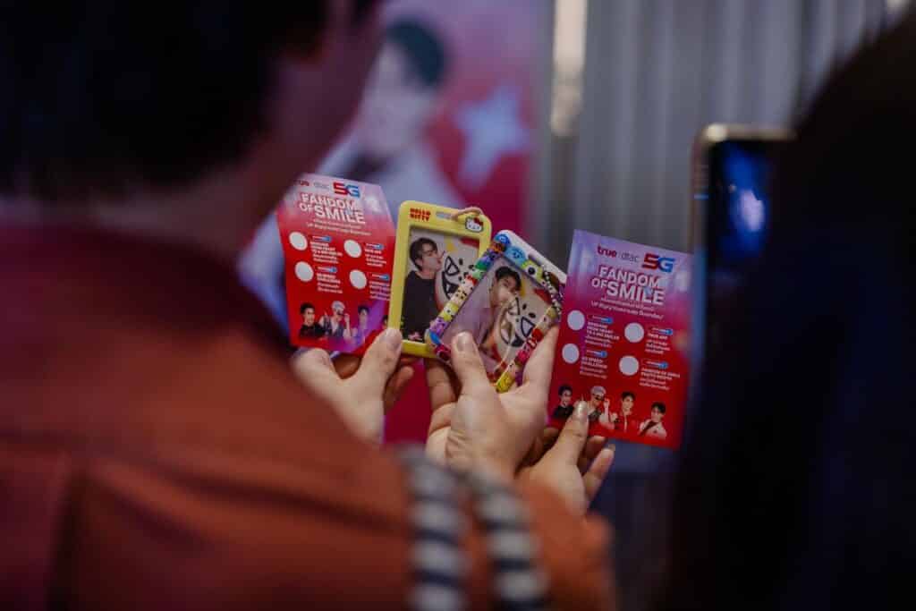 MAY PR 2026 02 09 165636 ทรู เขย่าตลาดต่อเนื่อง! ชูจุดยืน "Alpha Ready สร้างปรากฏการณ์ Z-Nomenon เจาะ Gen Z และ Alpha ด้วยกิจกรรมที่ "เข้าใจ-เข้าถึง" เสิร์ฟฟิน 2 คู่จิ้นสุดฮอตแห่งยุค “เจมีไนน์–โฟร์ท” และ “ฟอส–บุ๊ค” ขึ้นเวทีเดียวกันครั้งแรกกรี๊ดสะใจกระหึ่มฮอลล