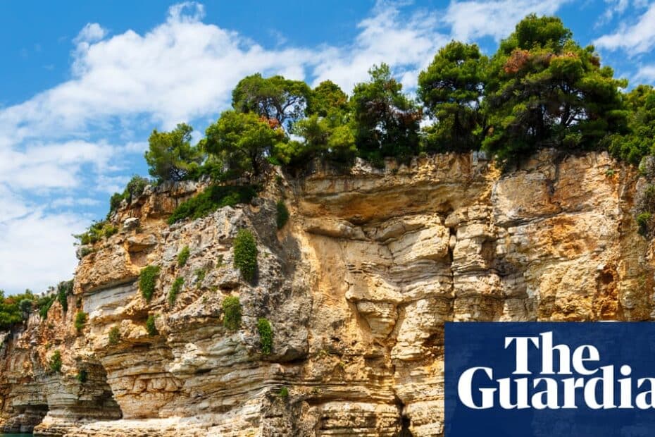 เกาะอลอนิสซอส