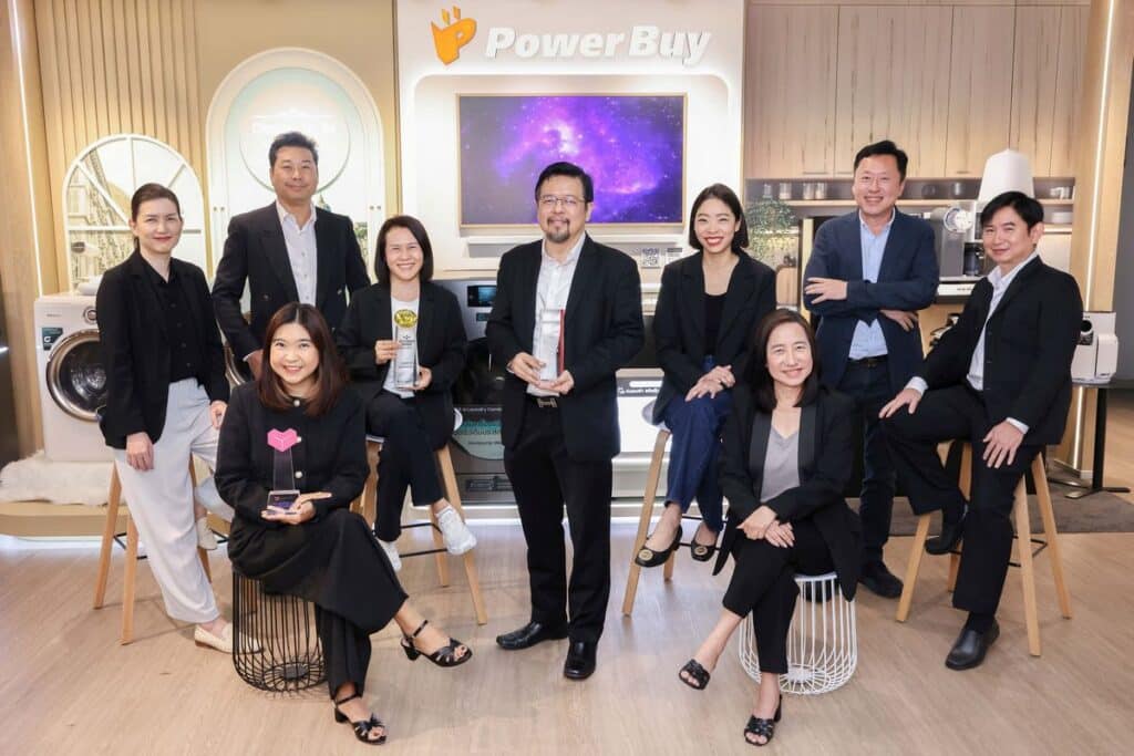 MAY PR 2026 04 02 103605 เพาเวอร์บาย ในเครือเซ็นทรัล รีเทล คว้า 3 รางวัลใหญ่ระดับประเทศ–เอเชีย ตอกย้ำภาพผู้นำค้าปลีกเครื่องใช้ไฟฟ้า  เสริมความแข็งแกร่งของแบรนด์ที่ครองใจคนไทยมา 30 ปี
