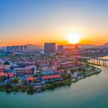 01 THA 2026 Fujian Provincial Conference on the Development of Cultural and Tourism Economy มณฑลฝูเจี้ยนจัดประชุมพัฒนาเศรษฐกิจวัฒนธรรมและการท่องเที่ยวปี 2569 ณ เมืองจางโจว มุ่งบูรณาการความร่วมมือและส่งเสริมการลงทุนในอุตสาหกรรม