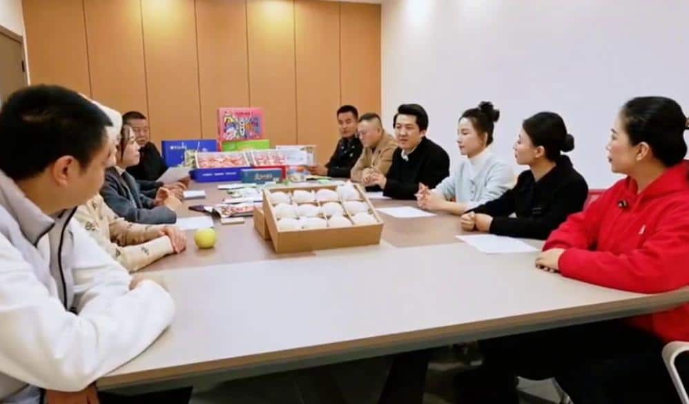 21042026 1 The Live Selling Code Farmers on the Loess Plateau “เกษตรกรสายโค้ด” พลิกโฉมการไลฟ์ขายของบนที่ราบสูงดินเหลือง