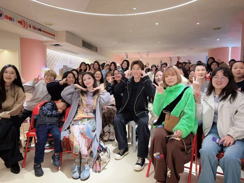 krapalm books reviews 22000003 152150 ไทยจีนพี่น้องกัน ติ๊นา ศุภนาฎ ดังไม่แผ่ว Noicy Pop x Pixoro ดึงร่วมโปรเจ็ค Art Toy จีน