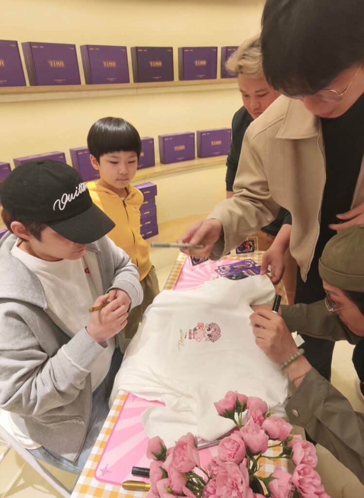 krapalm books reviews 18000001 090747 ไทยจีนพี่น้องกัน ติ๊นา ศุภนาฎ ดังไม่แผ่ว Noicy Pop x Pixoro ดึงร่วมโปรเจ็ค Art Toy จีน