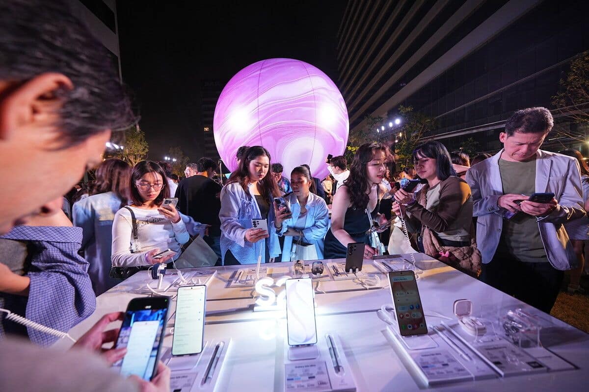 MAY PR 2026 03 06 203346 Samsung Galaxy S26 Series ส่งซัมซุงขึ้นแท่นสมาร์ทโฟนอันดับ 1 ของโลกใน ไตรมาส 1 ปี 69 พร้อมครองแชมป์อันดับ 1 ในเอเชียตะวันออกเฉียงใต้ ยอดโตเหนือตลาด