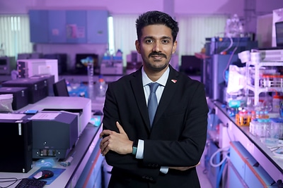 A research team led by Professor Ravi from SEE at CityUHK has demonstrated how mechanical vibrations can be harnessed to drive the production of useful chemicals from water. A research team led by Professor Ravi from SEE at CityUHK has demonstrated how mechanical vibrations can be harnessed to drive the production of useful chemicals from water.